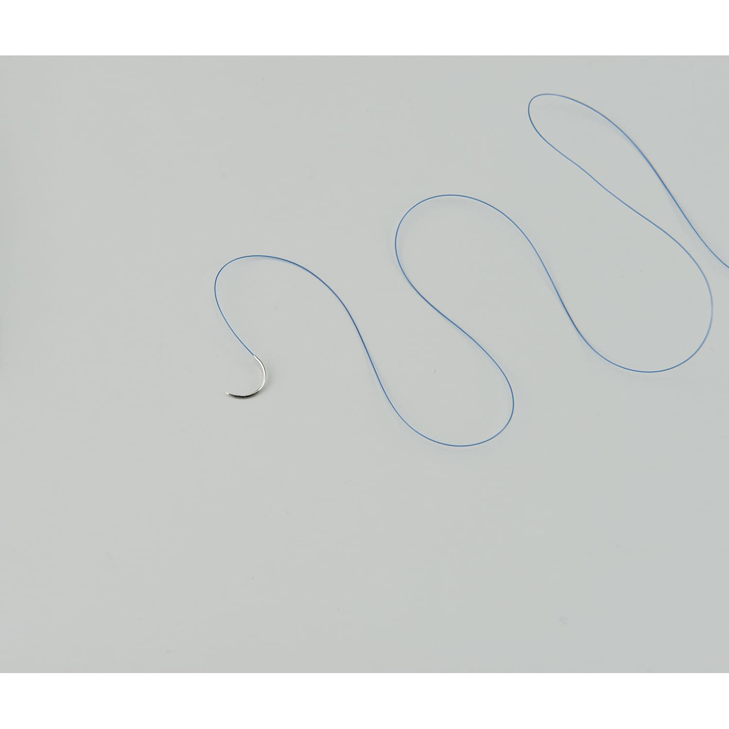 (23-6050-03)エルプ糸付縫合針（青ナイロン） A15-30N3(50CM)10ｲﾘ ｴﾙﾌﾟｲﾄﾂｷﾎｳｺﾞｳｼﾝﾅｲﾛﾝ(秋山製作所)【1箱単位】【2019年カタログ商品】