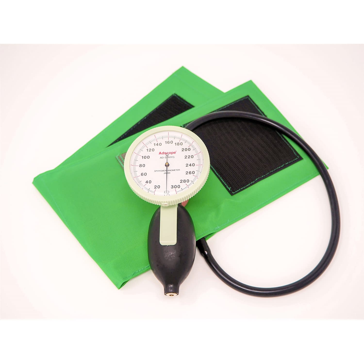 (23-7093-02)ラージゲージアネロイド血圧計 ADC-226GR(ｸﾞﾘｰﾝ)ﾜﾝﾊﾝ ﾗｰｼﾞｹﾞｰｼﾞｱﾈﾛｲﾄﾞｹﾂｱﾂｹ【1台単位】【2019年カタログ商品】