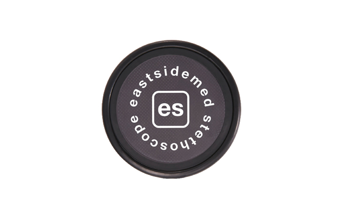 押さえつける力の強弱で低・高周波音を切り替えることができ、幅広い音を聴診